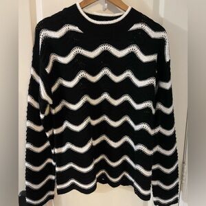 Stylish Black and White Wave Pattern Sweater